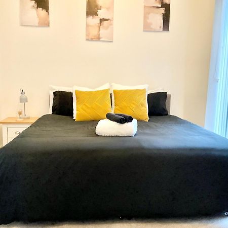 The Parkes A Stylish 3Br House, 5 Mins From Central Birmingham Close To The Edgbaston Stadium, The Hippodrome, Uob, Aston And Bcu, China Town, Kings Heath Bhx Airport And Much More Exteriör bild