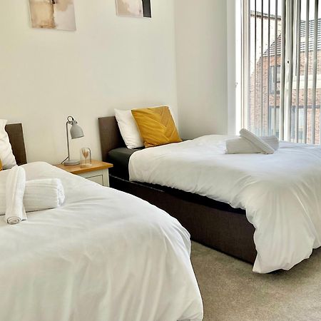 The Parkes A Stylish 3Br House, 5 Mins From Central Birmingham Close To The Edgbaston Stadium, The Hippodrome, Uob, Aston And Bcu, China Town, Kings Heath Bhx Airport And Much More Exteriör bild