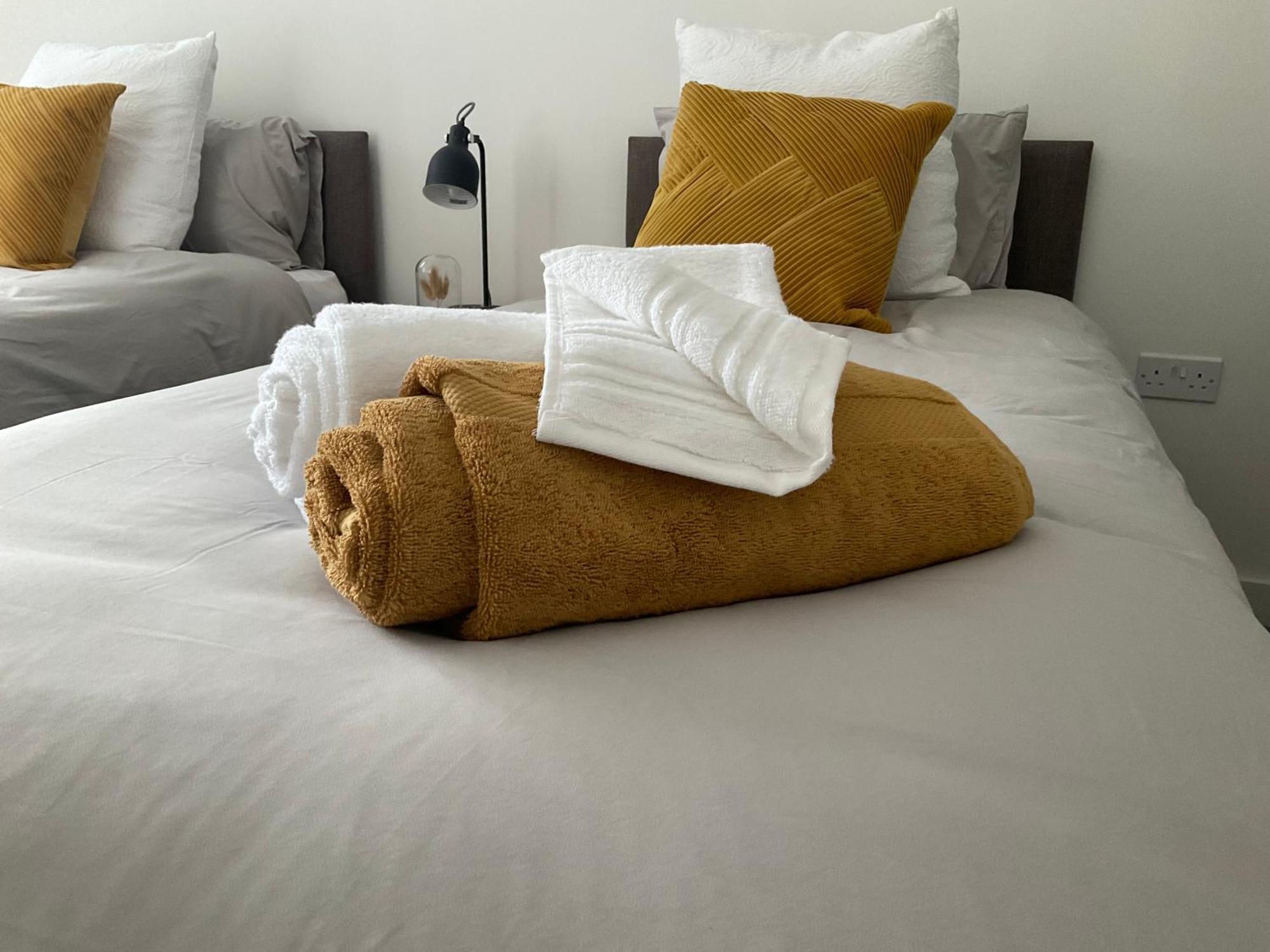 The Parkes A Stylish 3Br House, 5 Mins From Central Birmingham Close To The Edgbaston Stadium, The Hippodrome, Uob, Aston And Bcu, China Town, Kings Heath Bhx Airport And Much More Exteriör bild