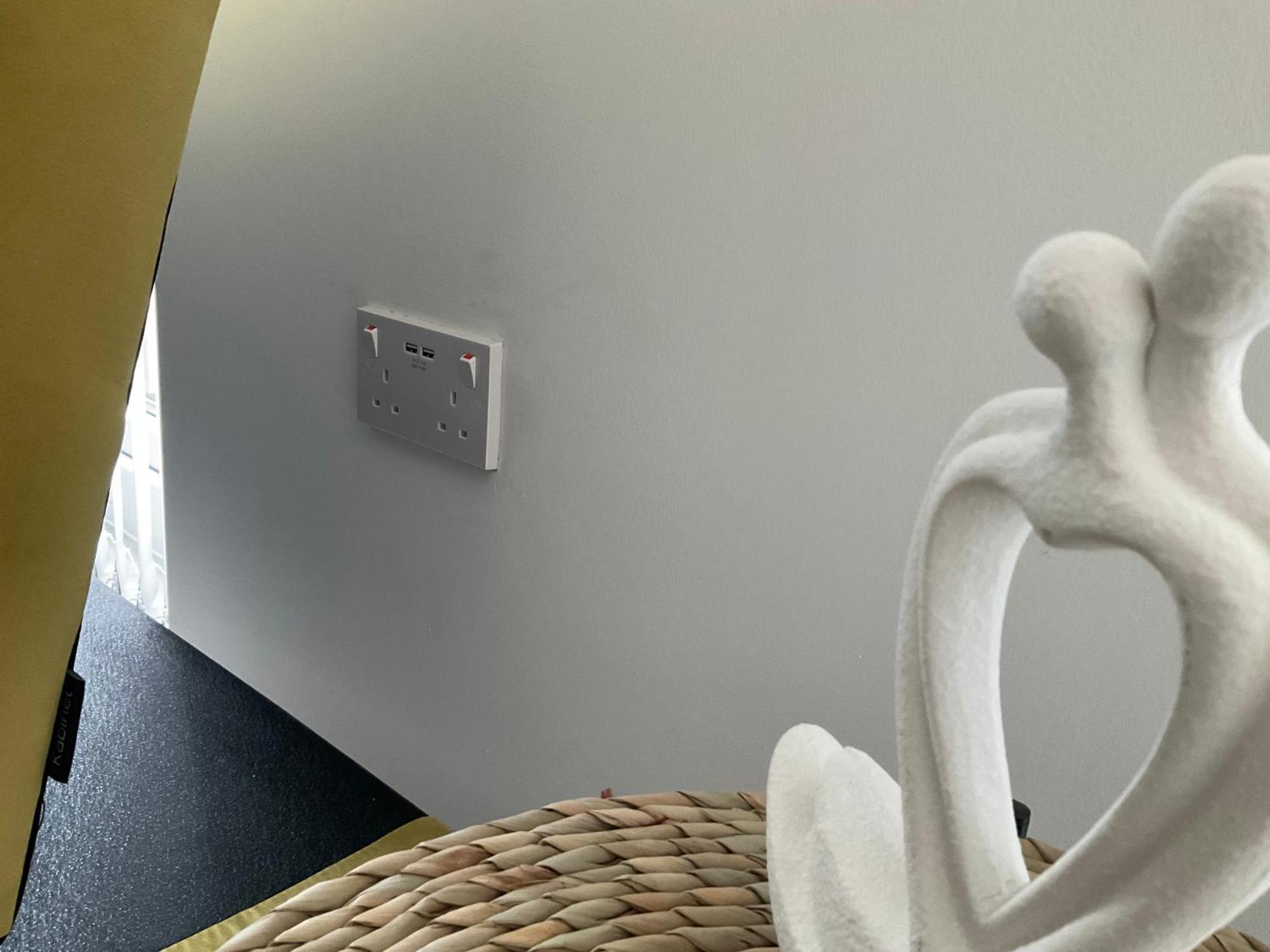 The Parkes A Stylish 3Br House, 5 Mins From Central Birmingham Close To The Edgbaston Stadium, The Hippodrome, Uob, Aston And Bcu, China Town, Kings Heath Bhx Airport And Much More Exteriör bild