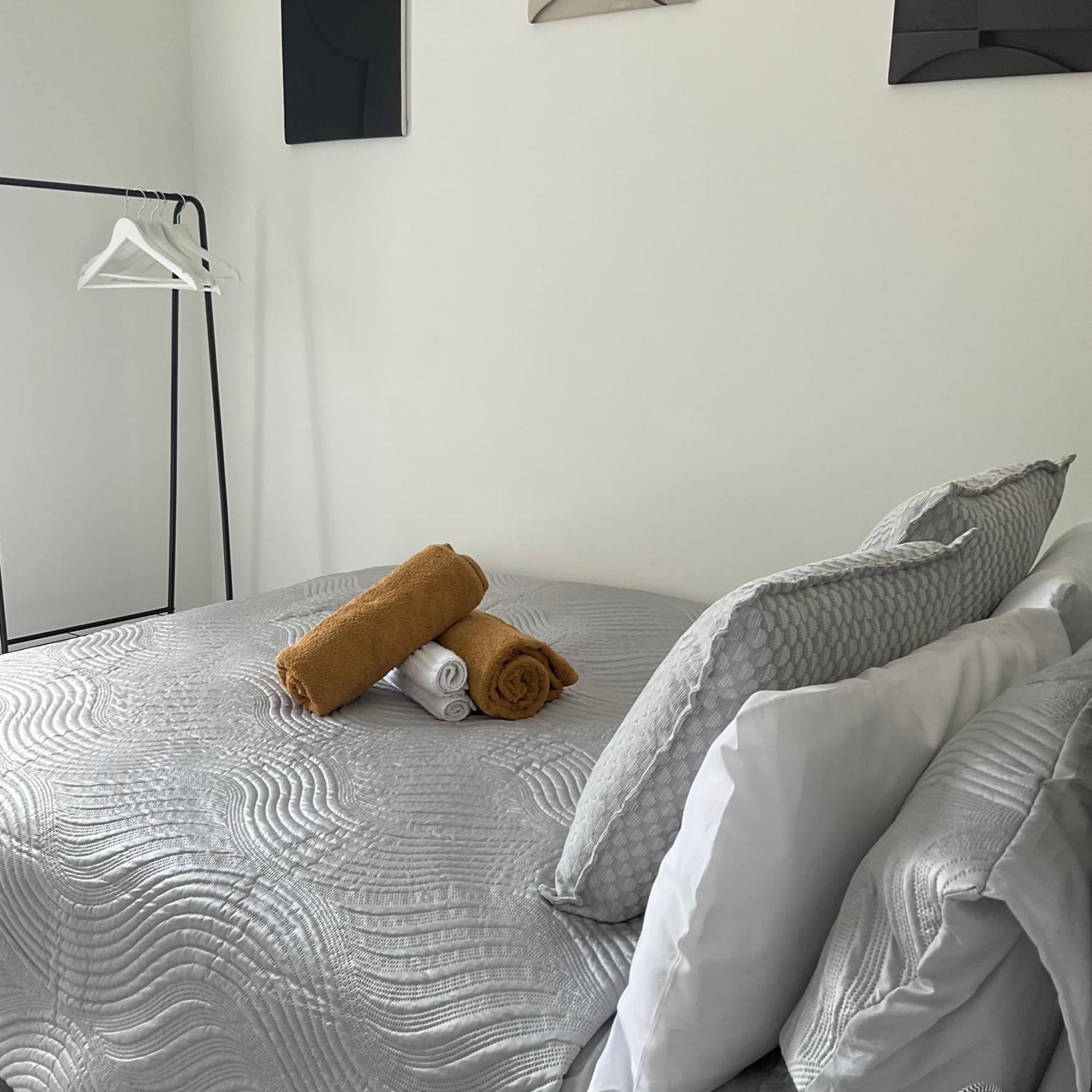 The Parkes A Stylish 3Br House, 5 Mins From Central Birmingham Close To The Edgbaston Stadium, The Hippodrome, Uob, Aston And Bcu, China Town, Kings Heath Bhx Airport And Much More Exteriör bild