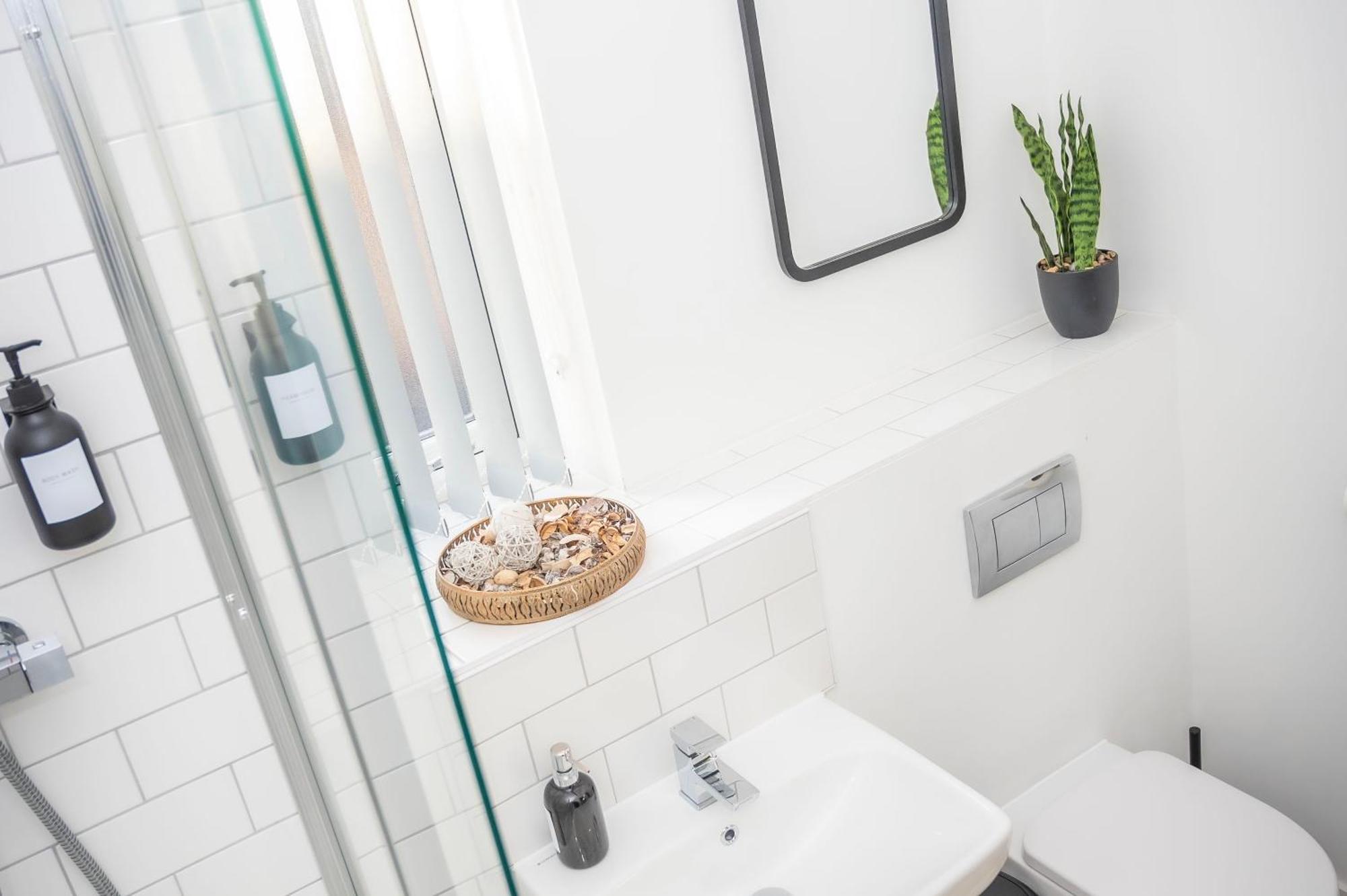 The Parkes A Stylish 3Br House, 5 Mins From Central Birmingham Close To The Edgbaston Stadium, The Hippodrome, Uob, Aston And Bcu, China Town, Kings Heath Bhx Airport And Much More Exteriör bild